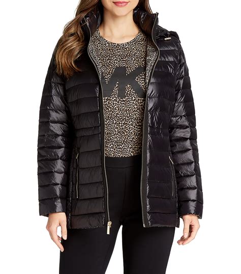 las chamarras de michael kors dicen made in china